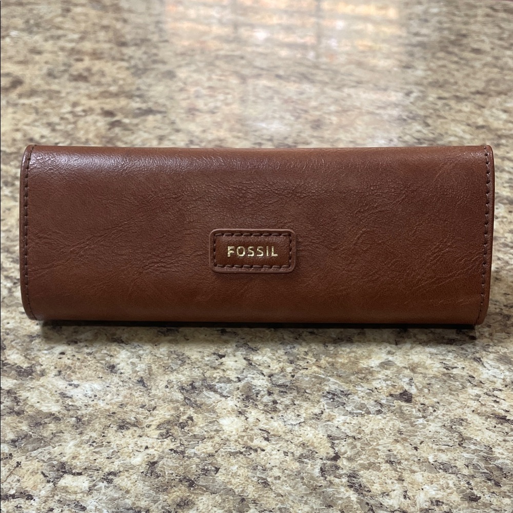 Fossil Sophia Sunglass Case. NEW WITH TAGS!! Brown
